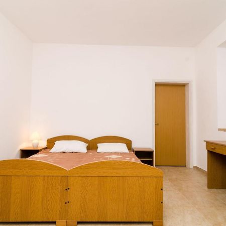 Guest House Kiko Pomena Kamer foto